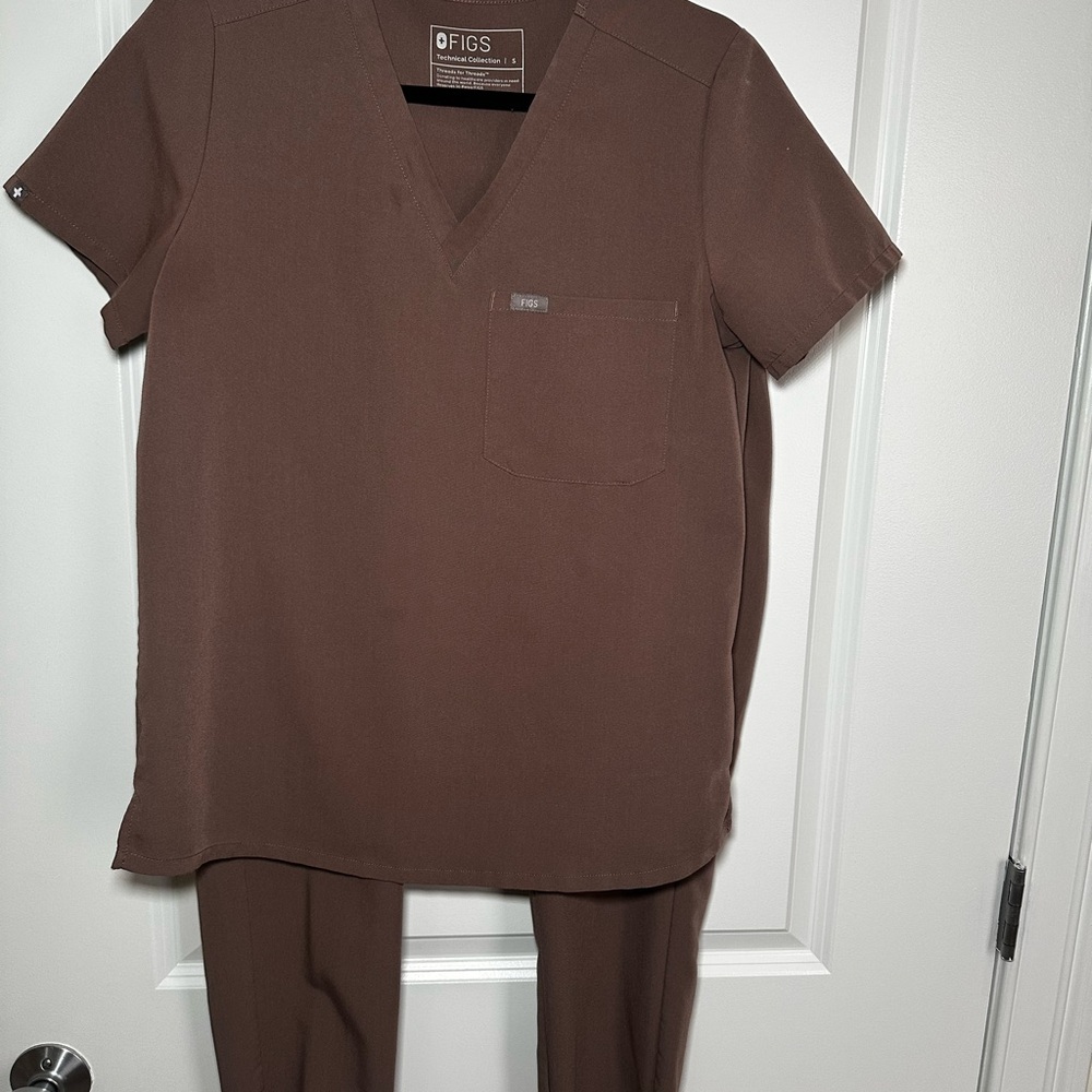 Figs Brown Scrub Set